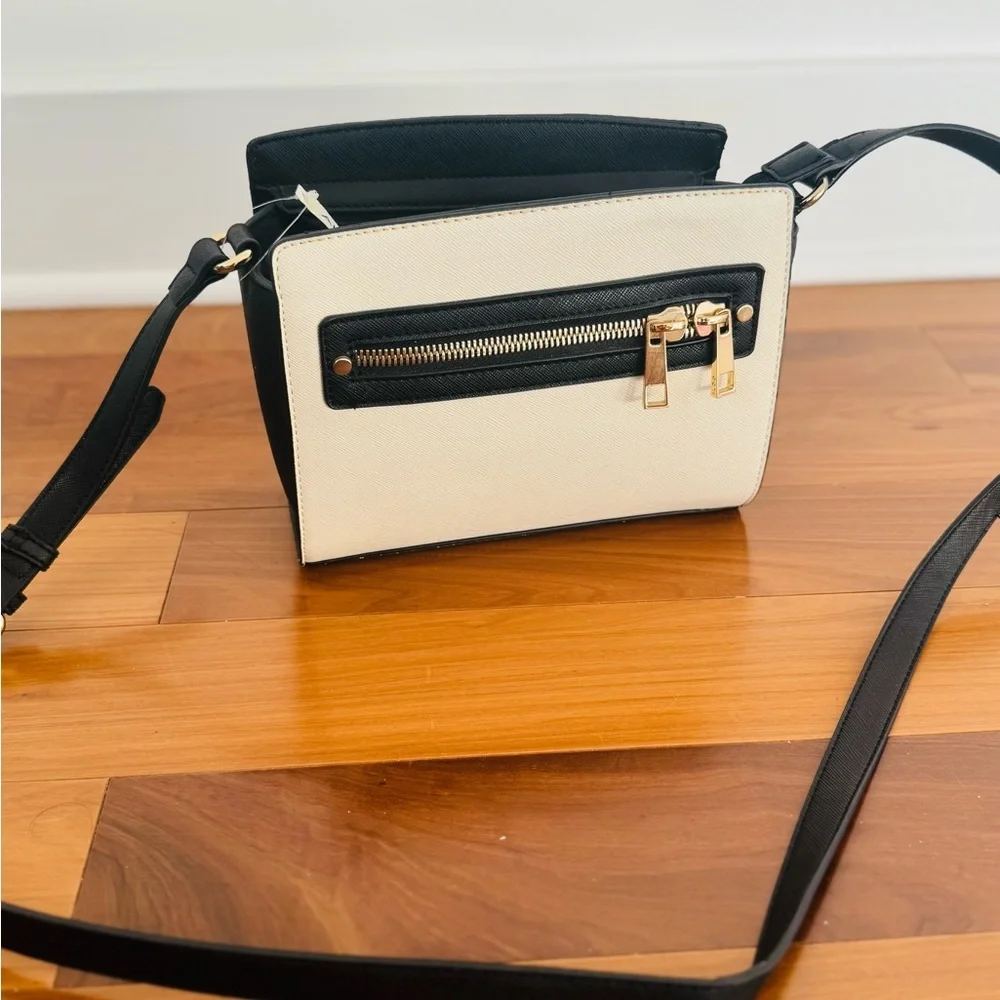 Elegant Beautiful New Crossbody bag in color block pattern in black and Beige